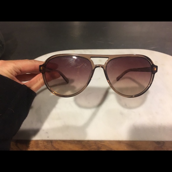 Tory Burch neutral color sunglasses with case - Picture 2 of 3